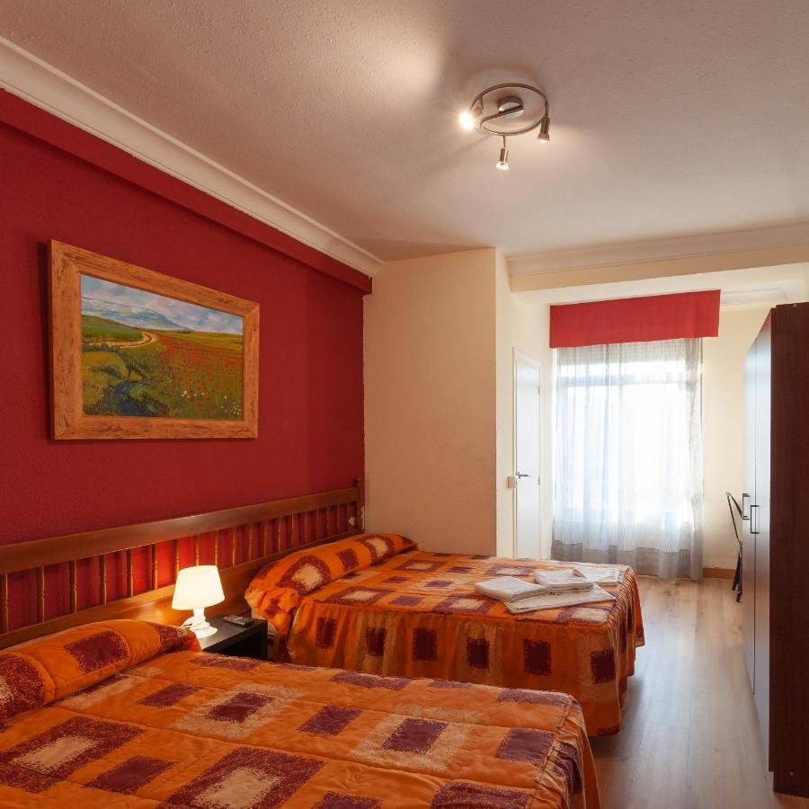 Hostal Manjon บูร์โกส ภายนอก รูปภาพ