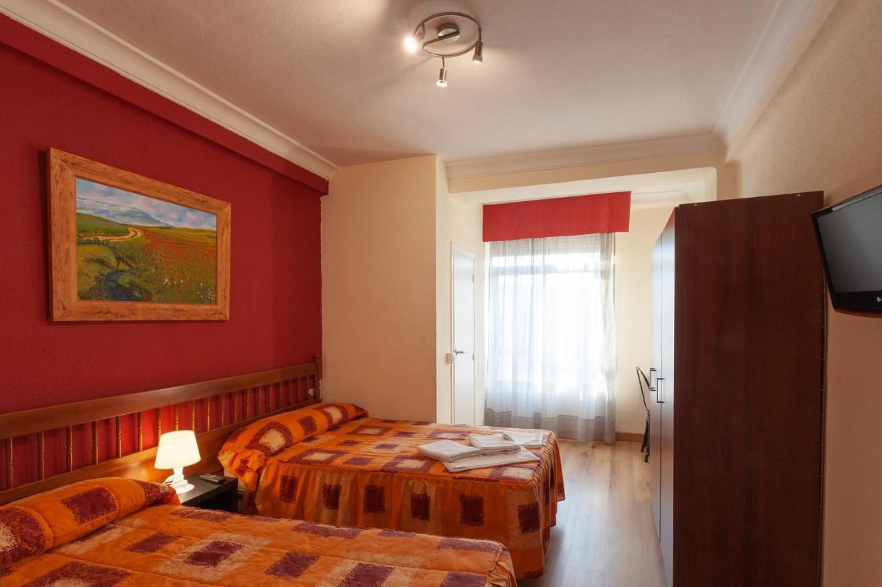 Hostal Manjon บูร์โกส ภายนอก รูปภาพ